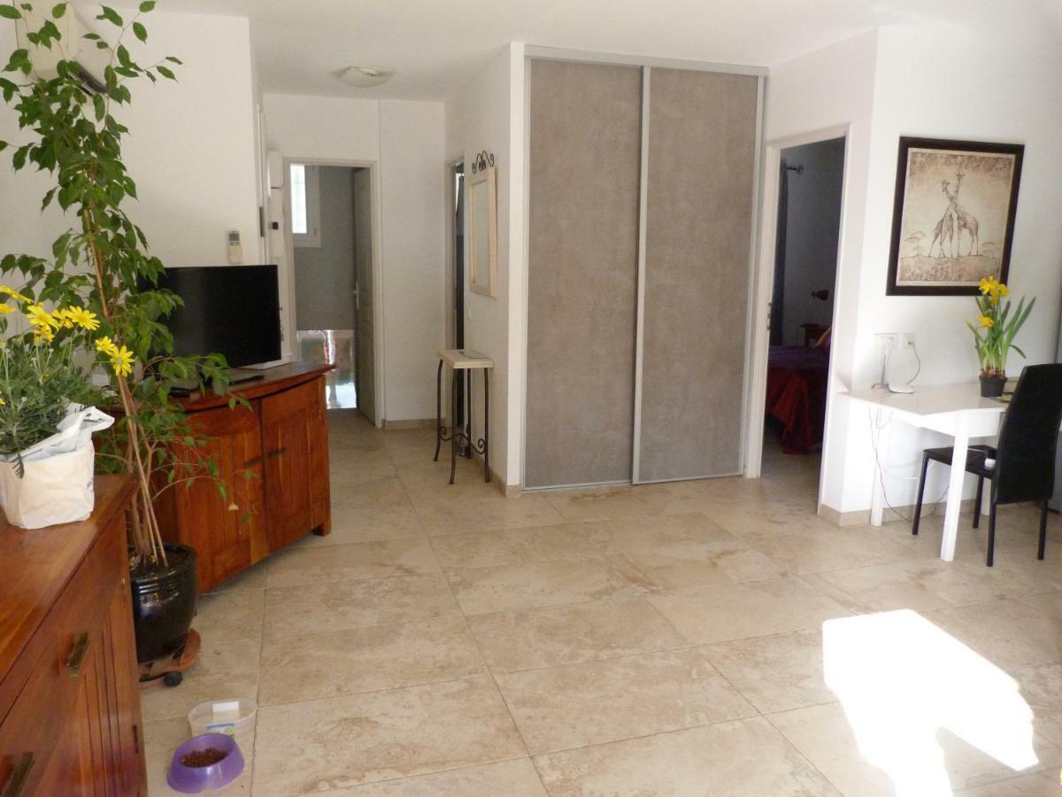 Les Cigales Apartamento Alleins Exterior foto